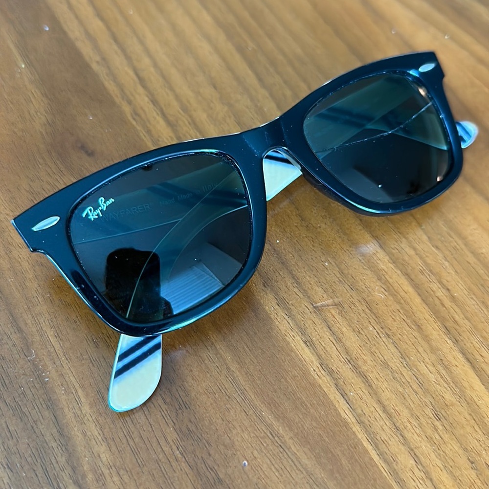 RayBan Wayfarer Brooks Brothers Edition - Broken Lense